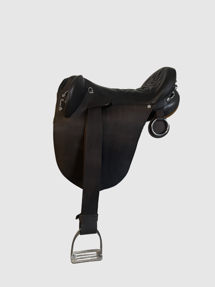 Australian endurance saddle