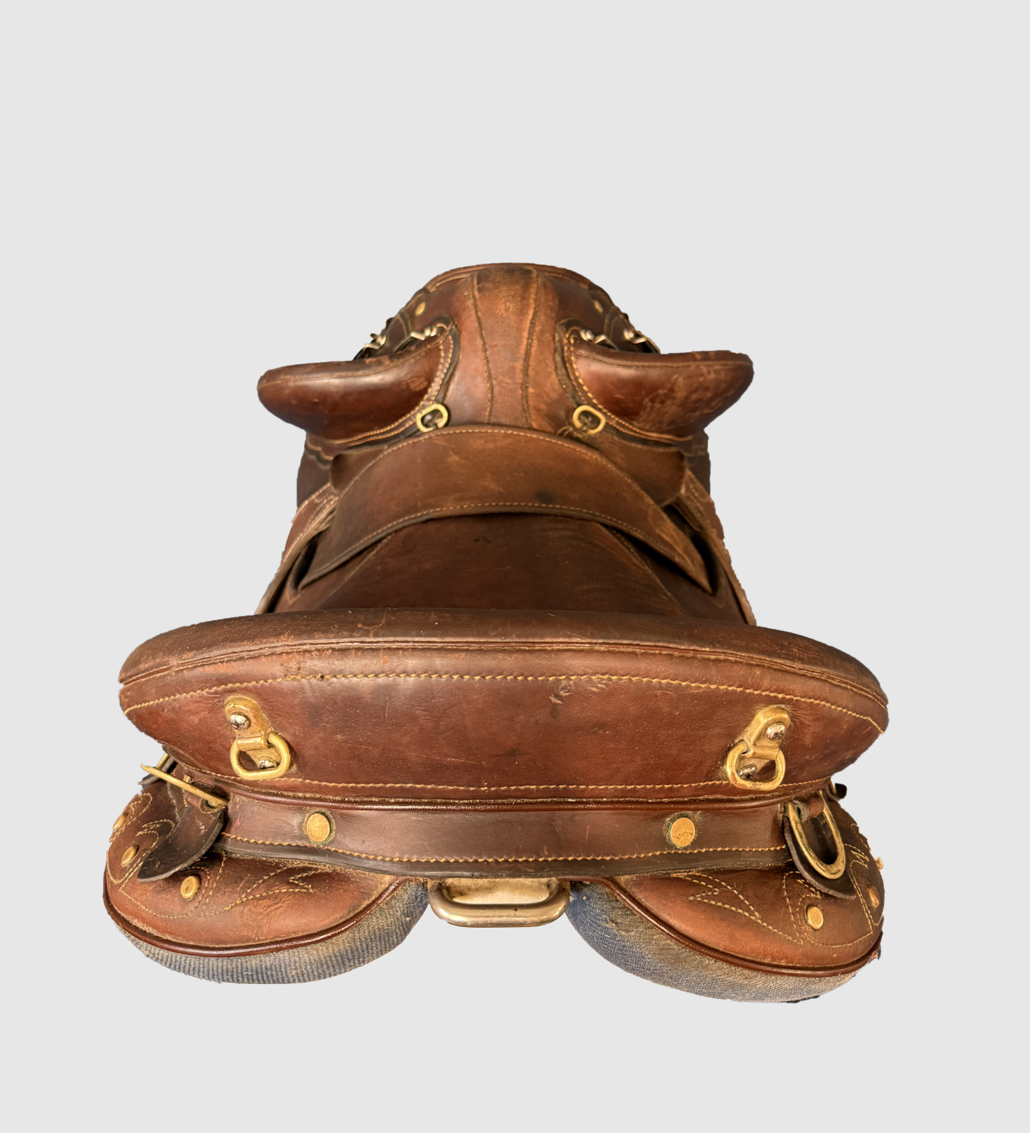 cantle of a brown Australian Stock saddle